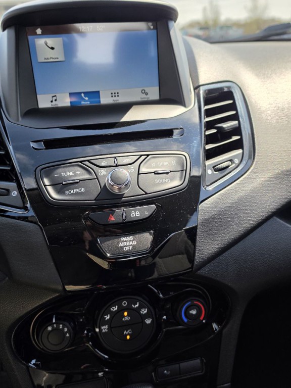 2019 Ford Fiesta Image 16