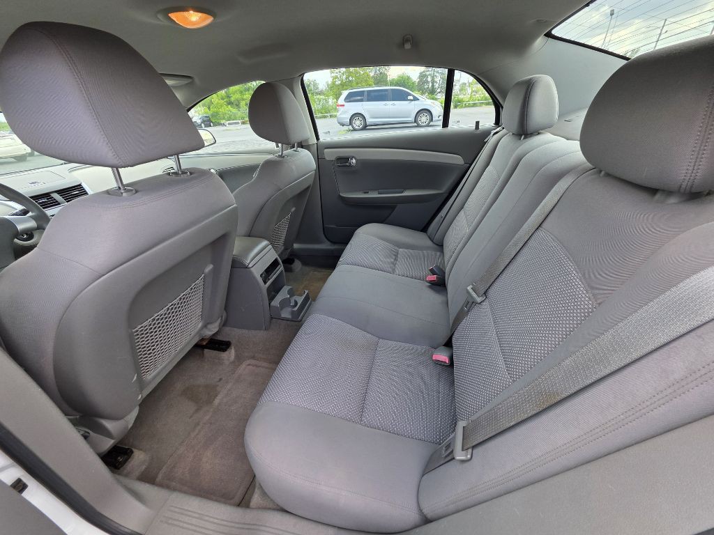 2013 Chevrolet Malibu Image 9