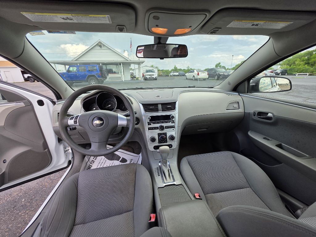 2013 Chevrolet Malibu Image 12