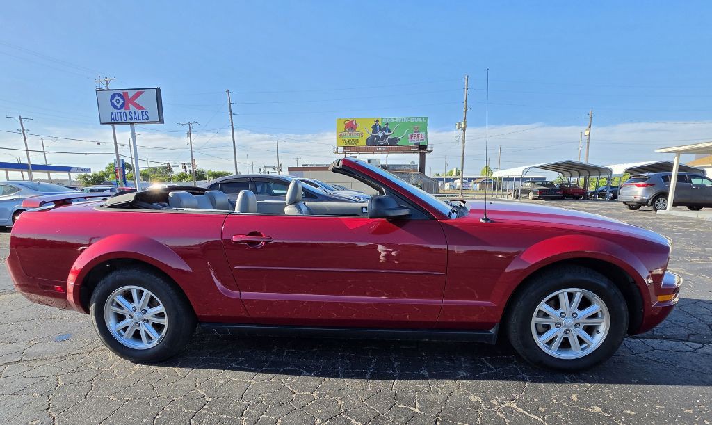 2008 Ford Mustang Image 3