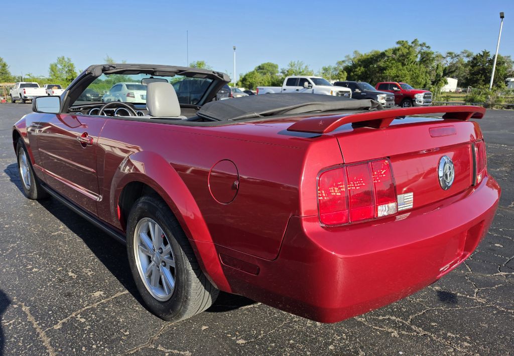 2008 Ford Mustang Image 5