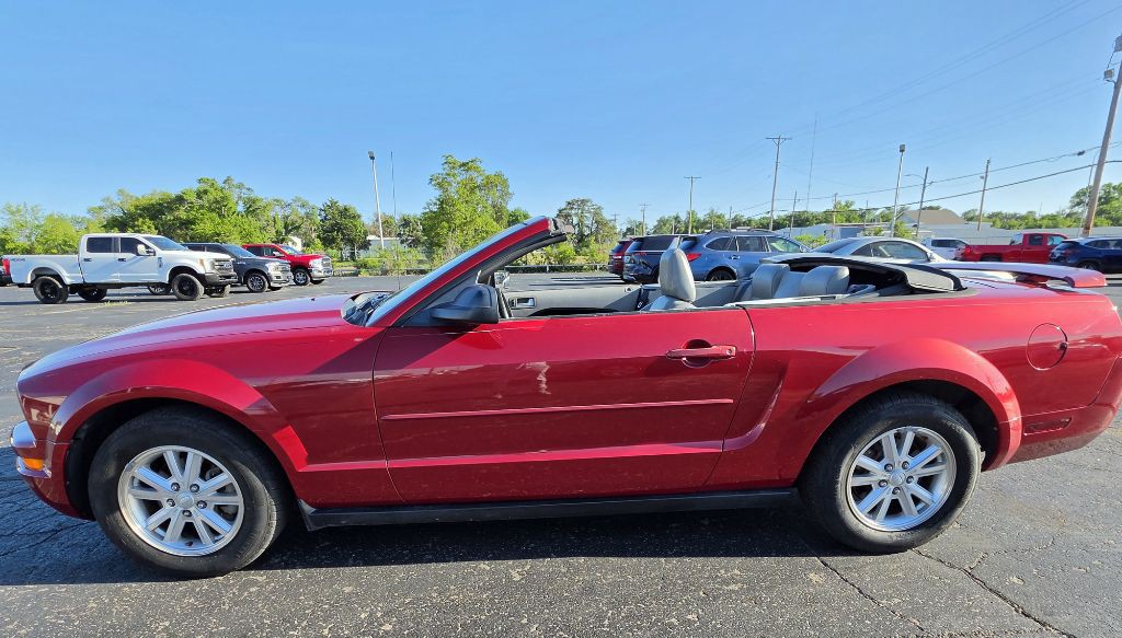 2008 Ford Mustang Image 10