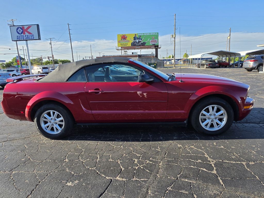 2008 Ford Mustang Image 24
