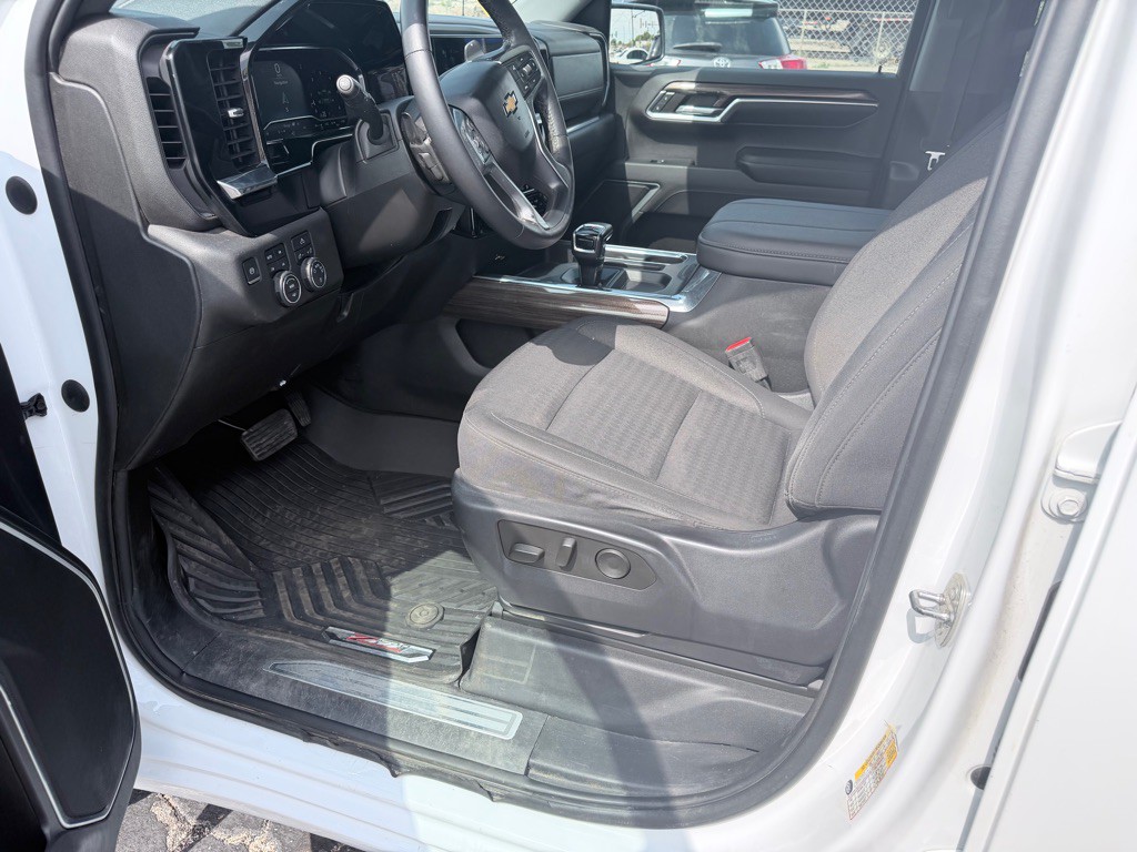 2023 Chevrolet Silverado 1500 Image 8