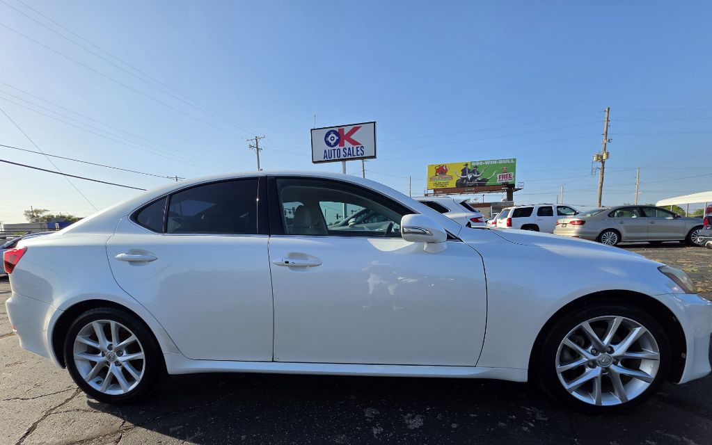 2012 Lexus IS Image 8