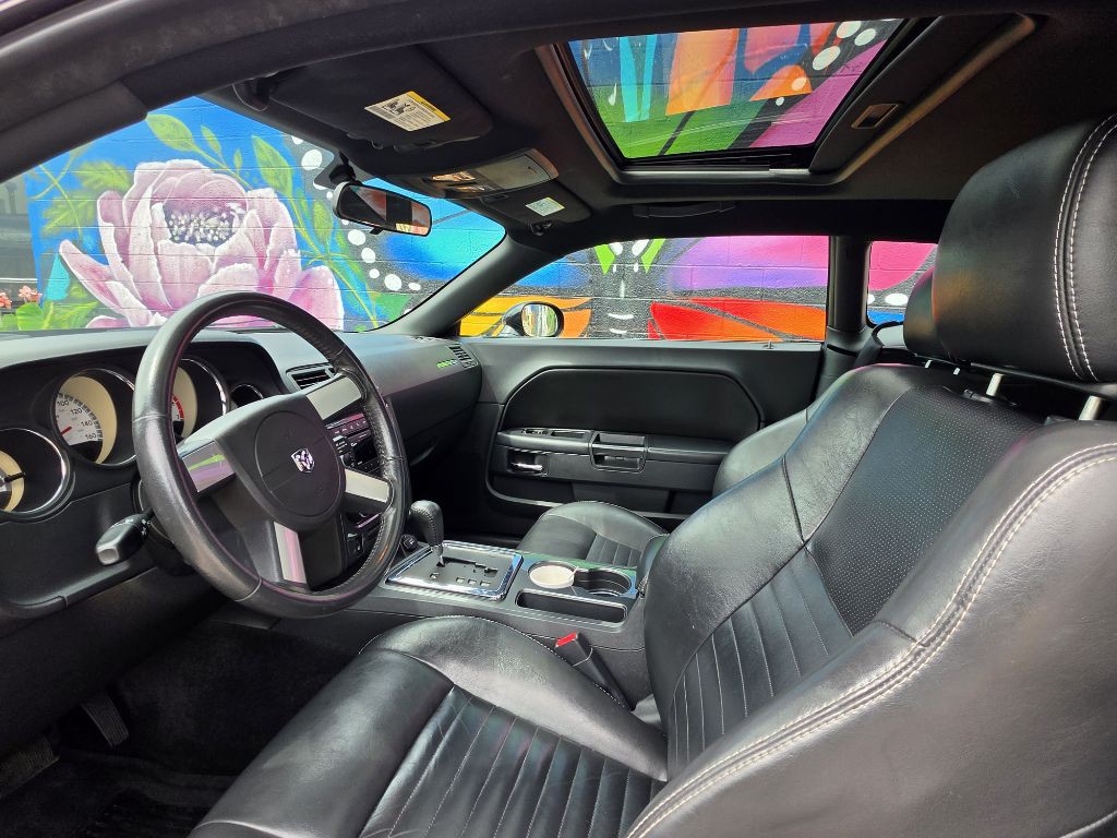 2010 Dodge Challenger Image 20