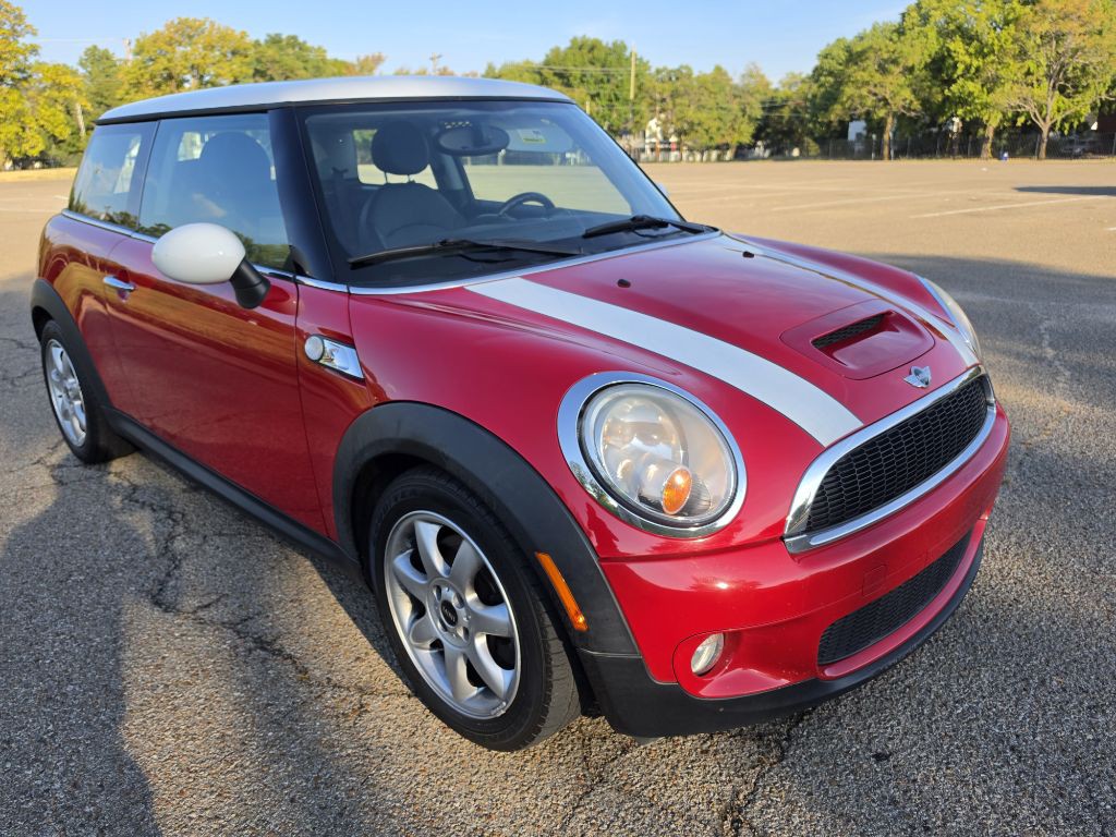 2010 MINI Cooper Image 2