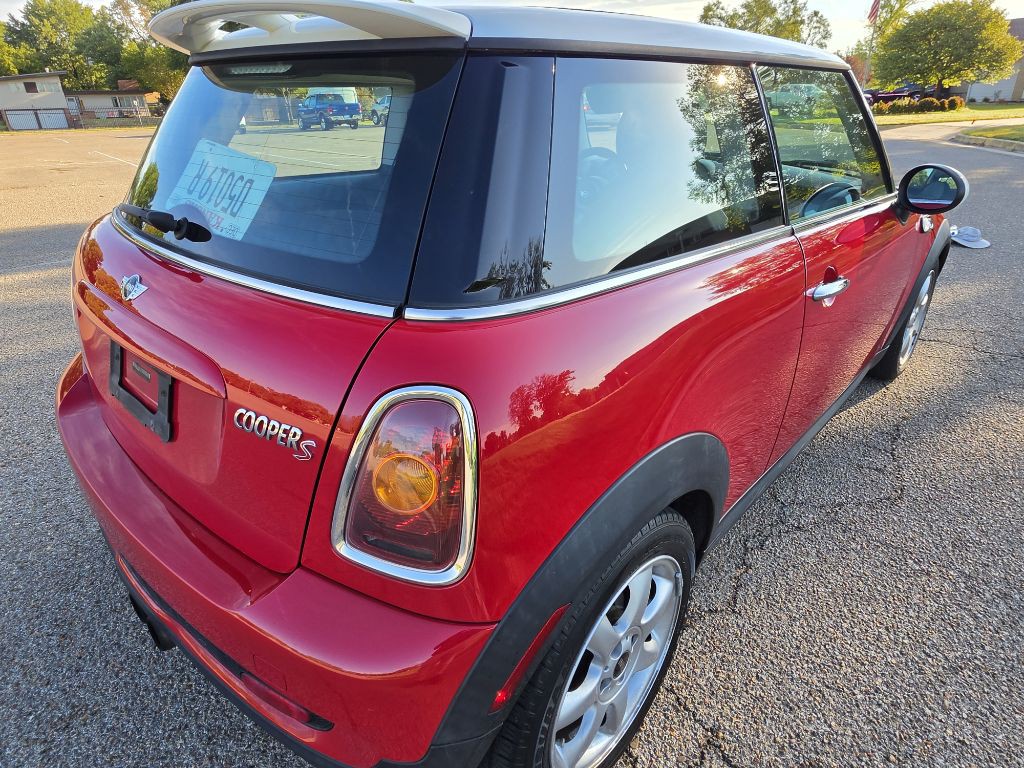 2010 MINI Cooper Image 5