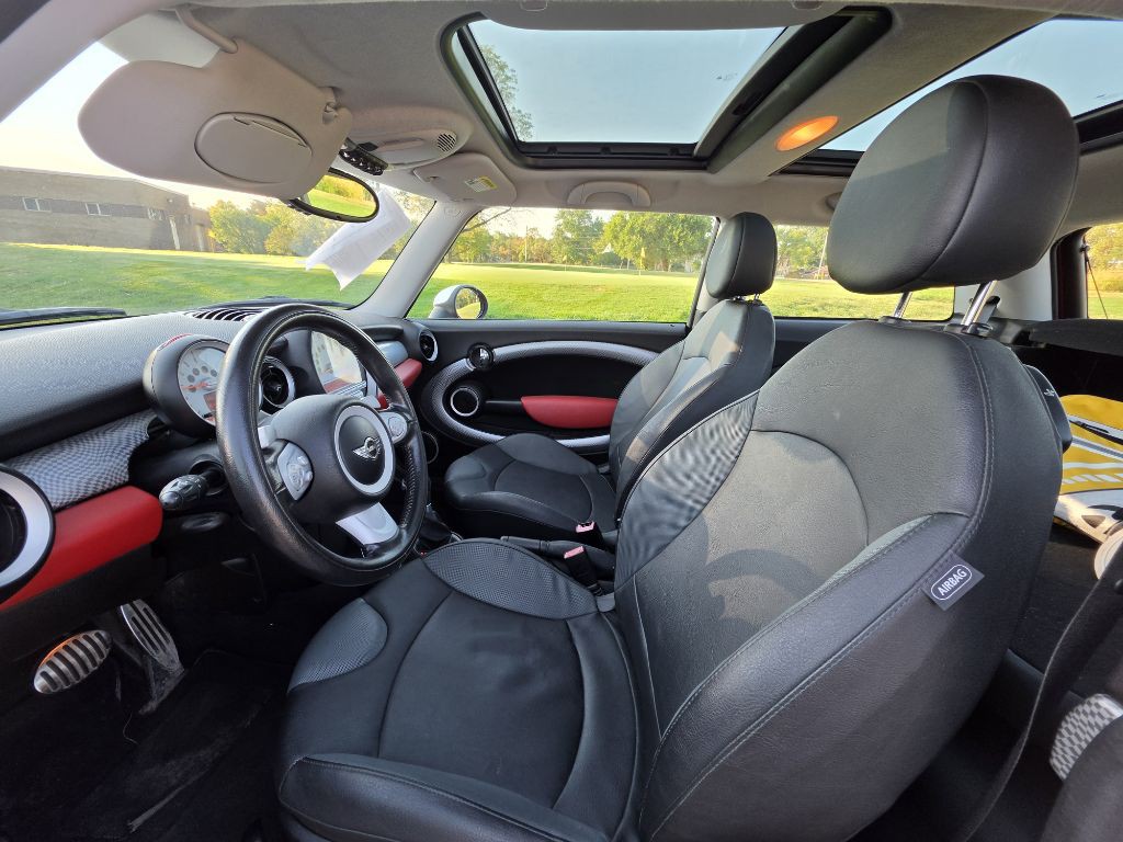 2010 MINI Cooper Image 11