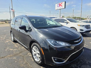 Image for 2018 Chrysler Pacifica Touring L ID: 7677406