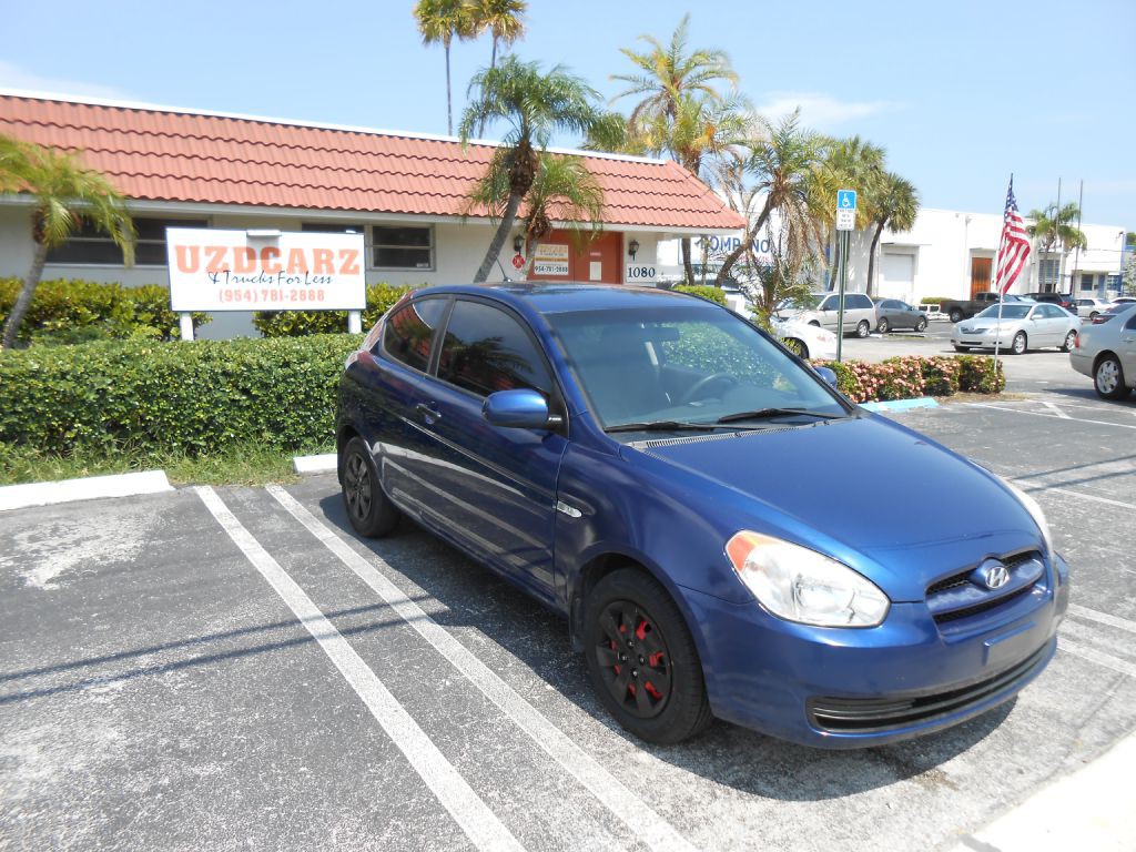 2010 Hyundai Accent Image 7