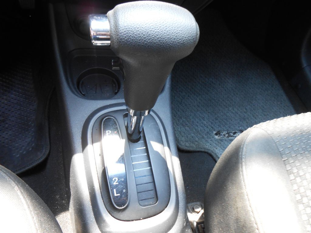 2010 Hyundai Accent Image 15
