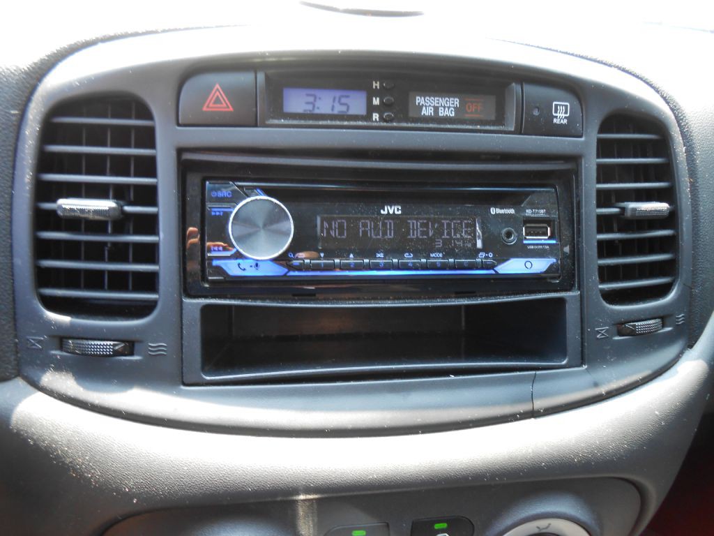 2010 Hyundai Accent Image 16