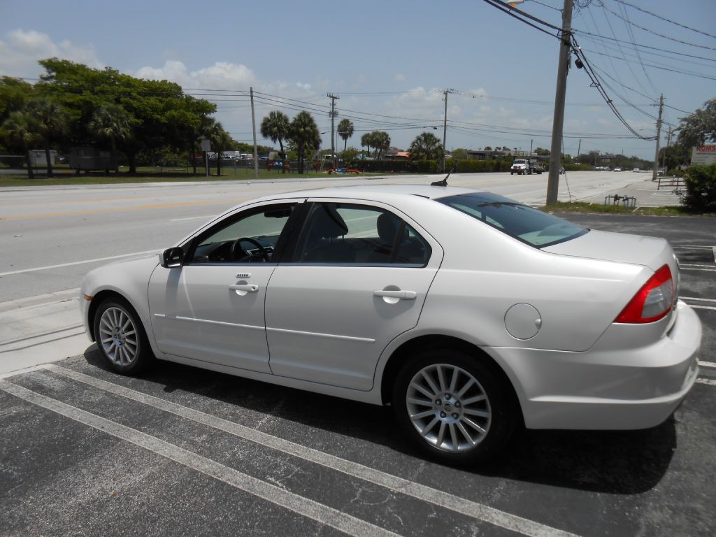 2009 Mercury Milan Image 3