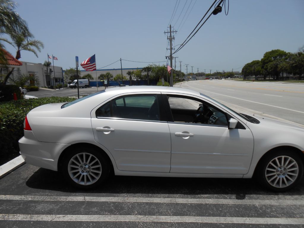 2009 Mercury Milan Image 7