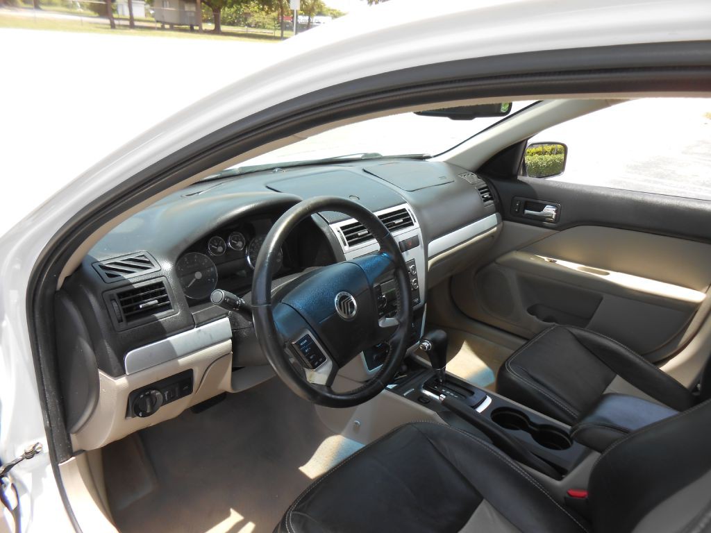 2009 Mercury Milan Image 12