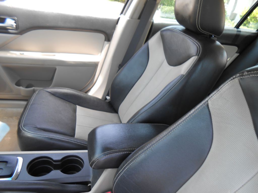 2009 Mercury Milan Image 13