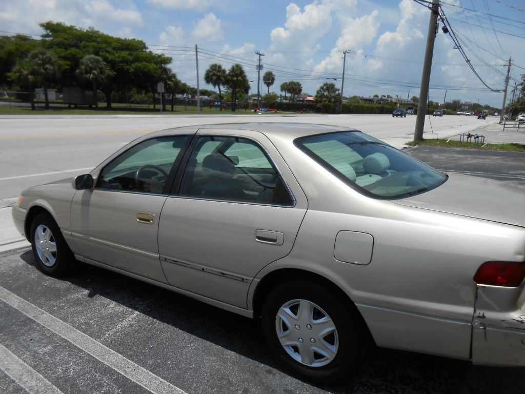 1997 Toyota Camry Image 3