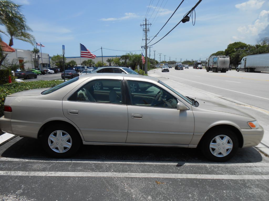 1997 Toyota Camry Image 6