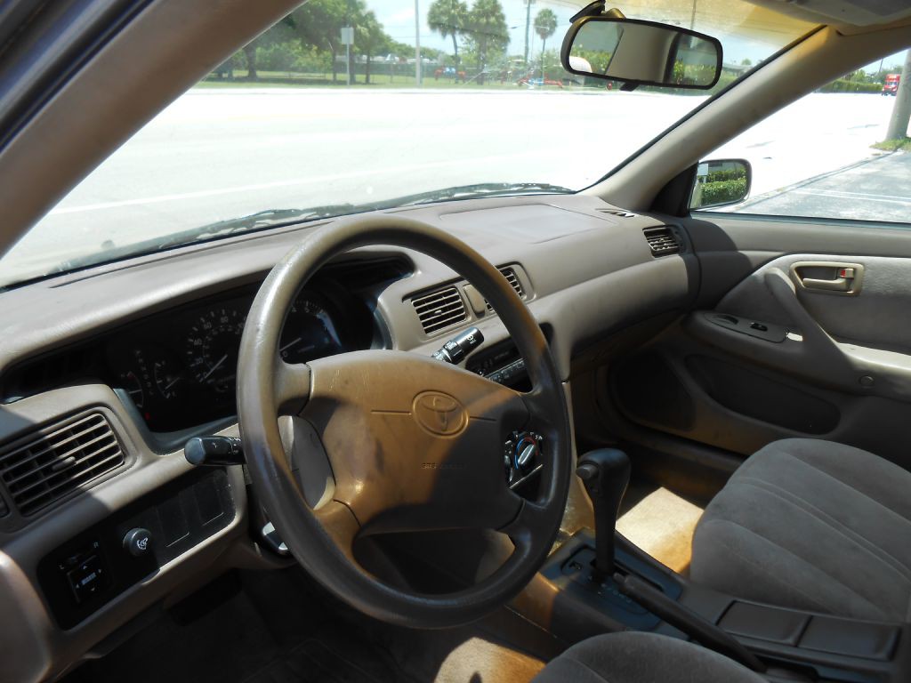 1997 Toyota Camry Image 11