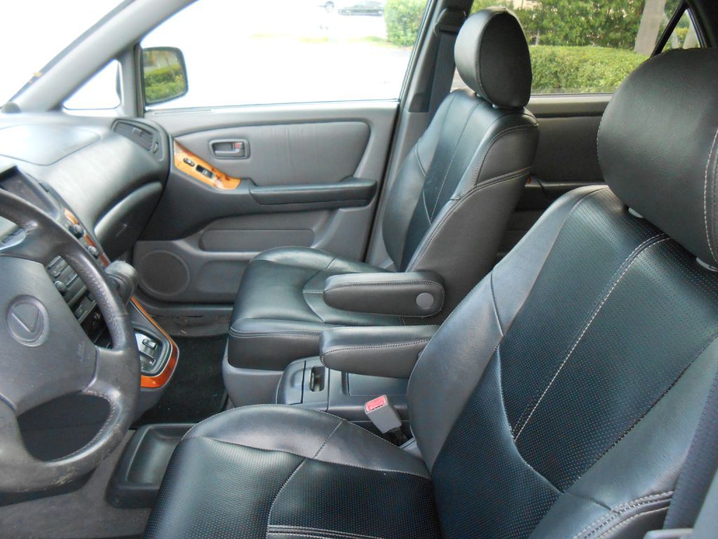 1999 Lexus RX 300 Image 12