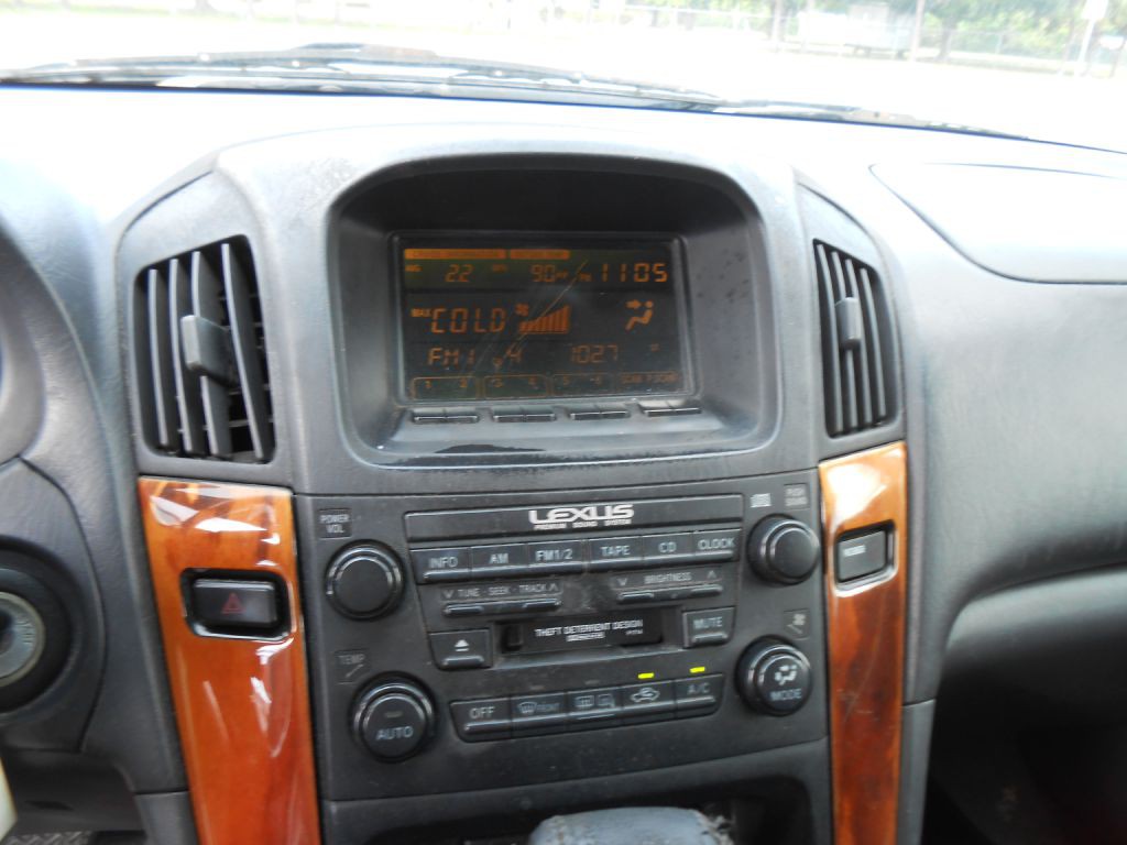 1999 Lexus RX 300 Image 17