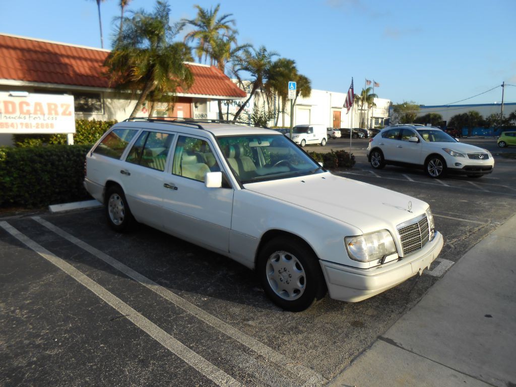 1994 Mercedes-Benz E-Class Image 9