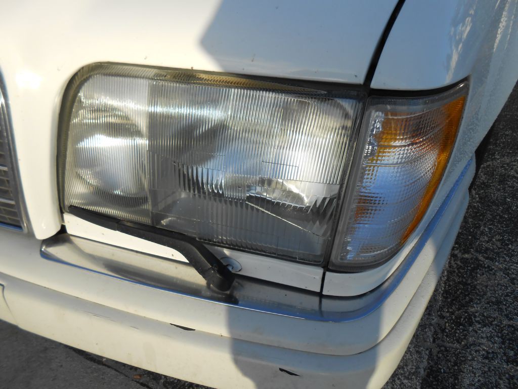 1994 Mercedes-Benz E-Class Image 11