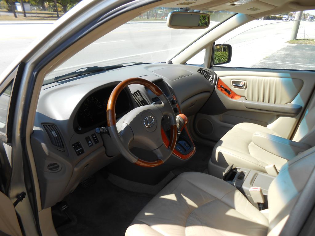 2002 Lexus RX 300 Image 10