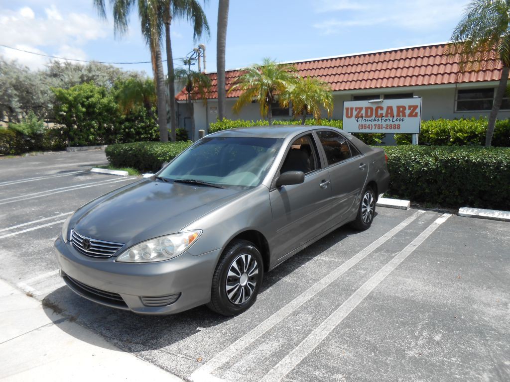 2005 Toyota Camry Image 1