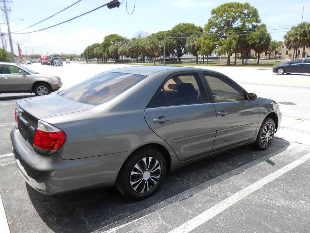 2005 Toyota Camry Image 5