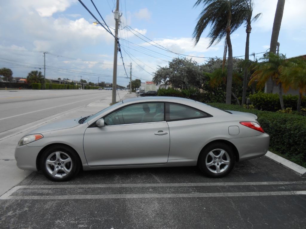 2004 Toyota Camry Image 2