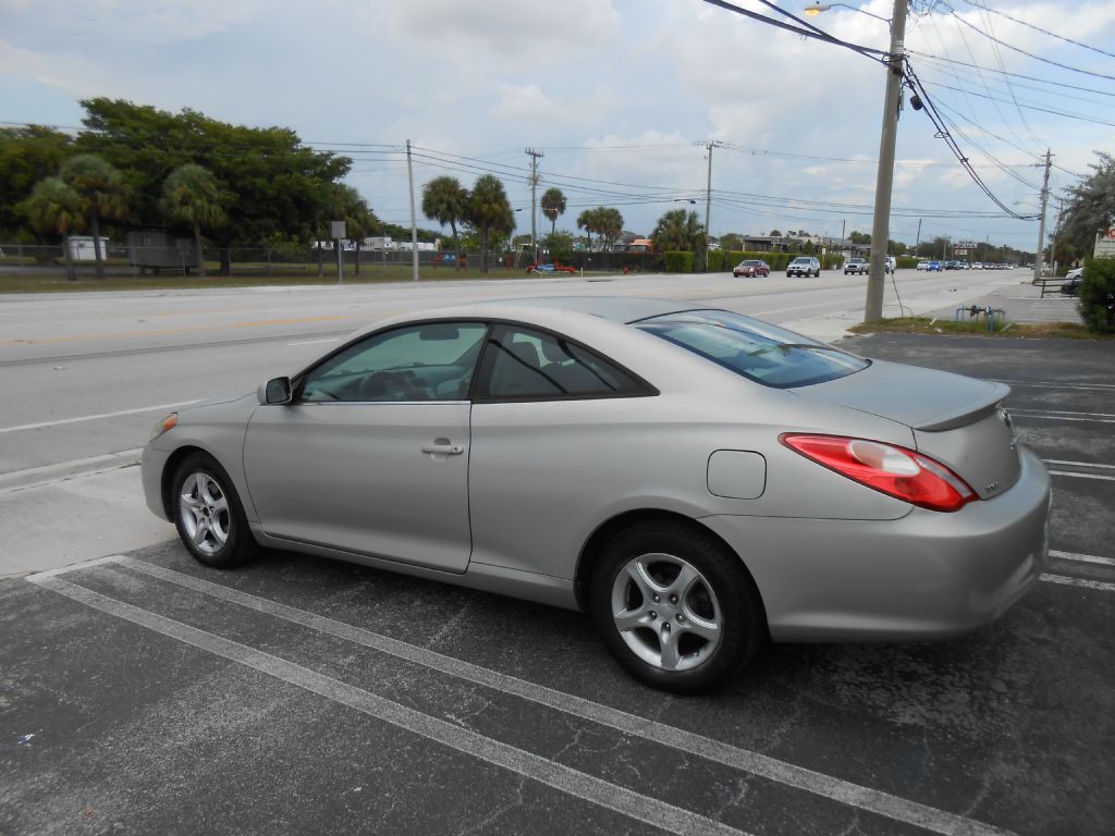 2004 Toyota Camry Image 3