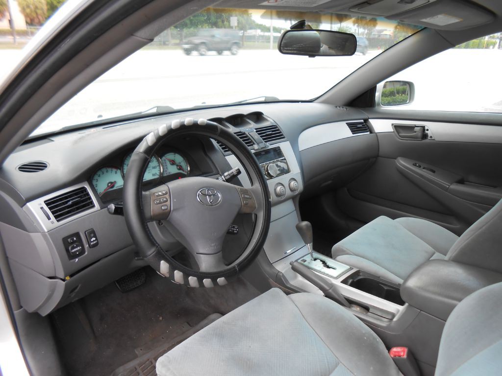 2004 Toyota Camry Image 10