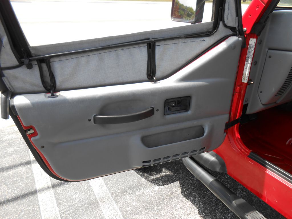 1998 Jeep Wrangler Image 15