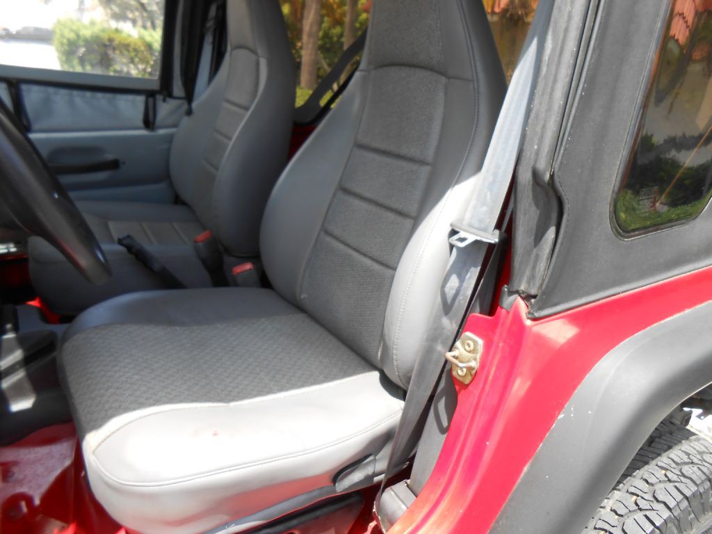 1998 Jeep Wrangler Image 16