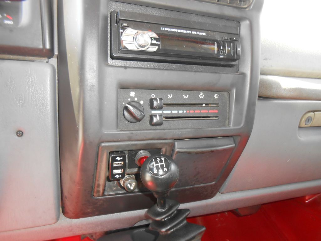 1998 Jeep Wrangler Image 18