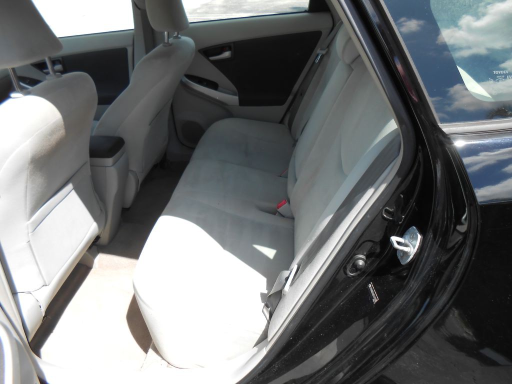 2011 Toyota Prius Image 12