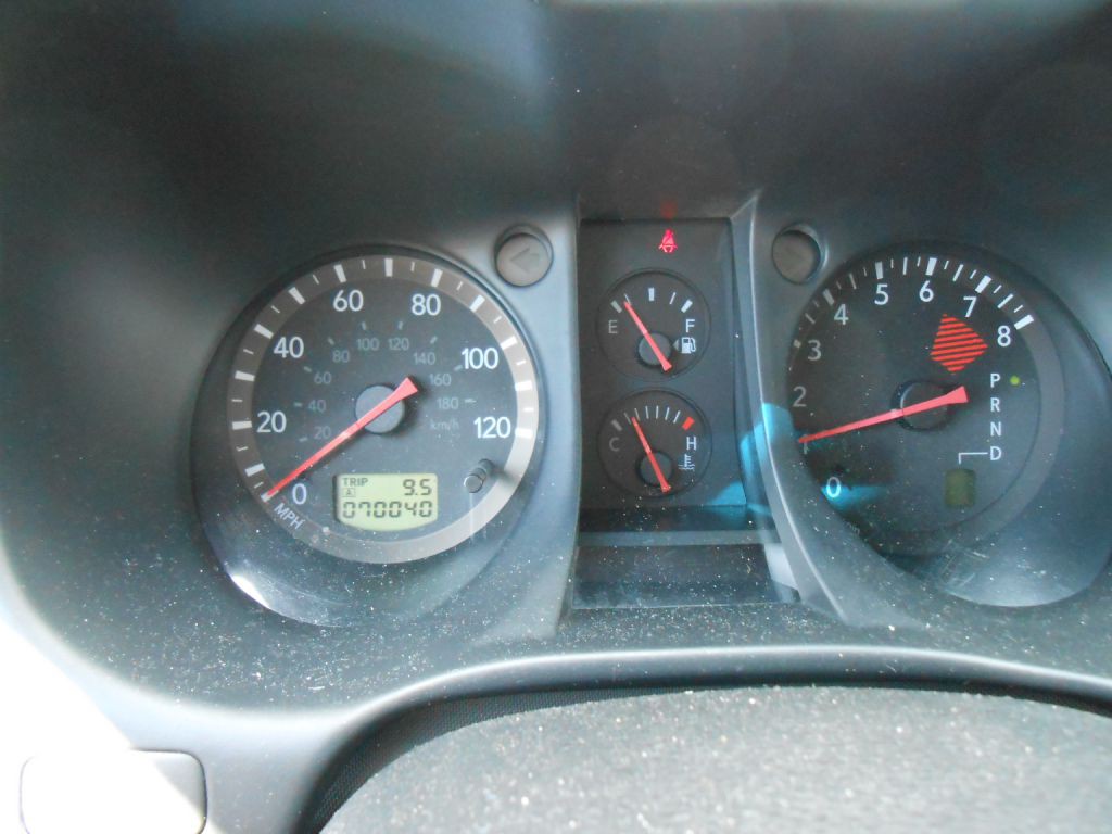 2006 Mitsubishi Outlander Image 13