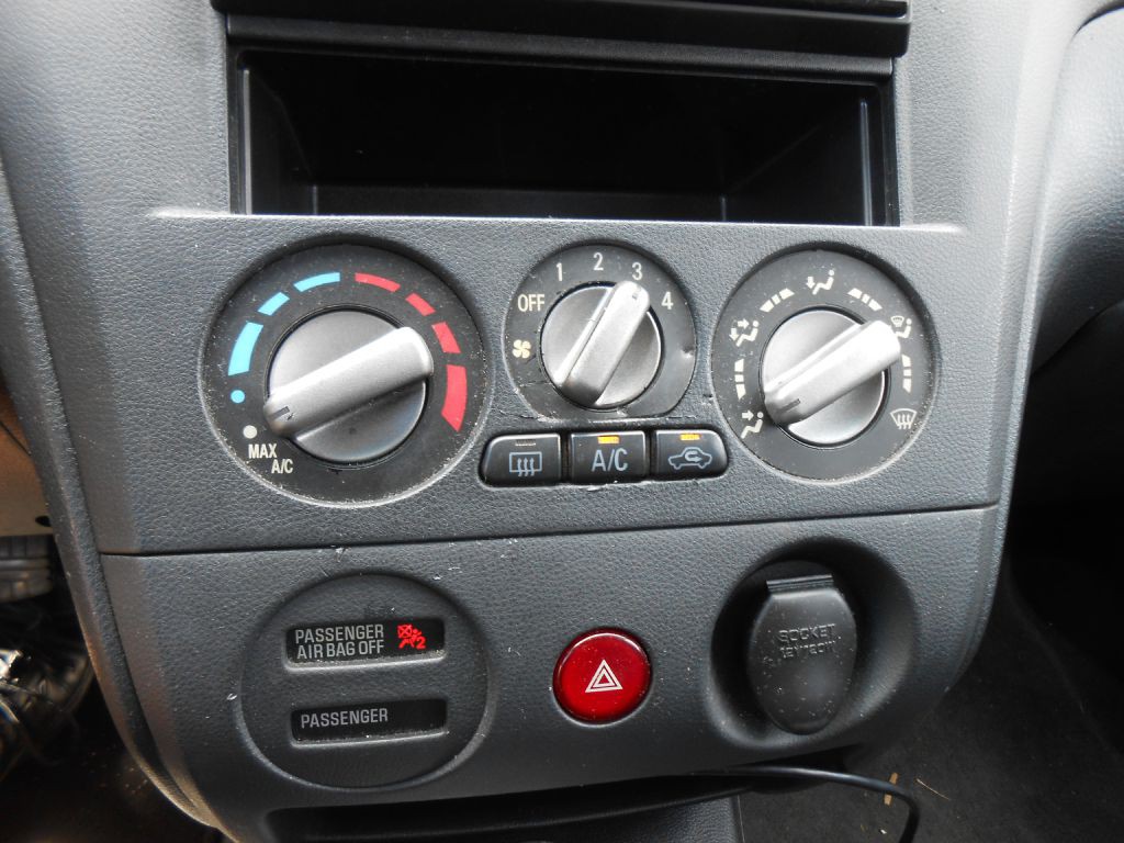 2006 Mitsubishi Outlander Image 14