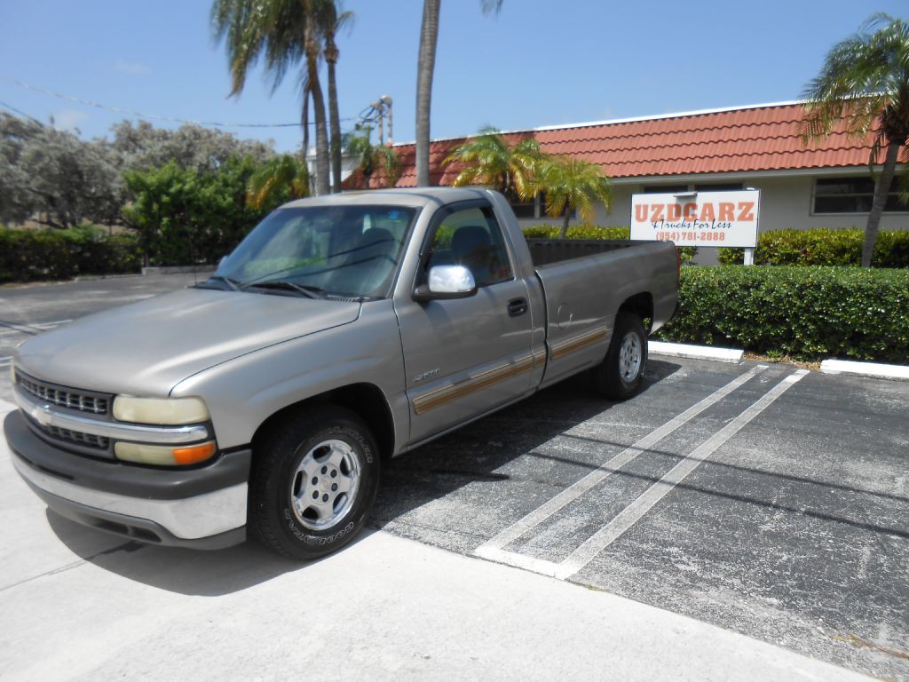 2001 Chevrolet Silverado 1500 Image 1