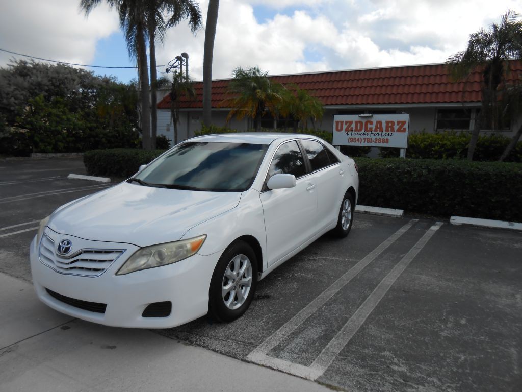 2011 Toyota Camry Image 1