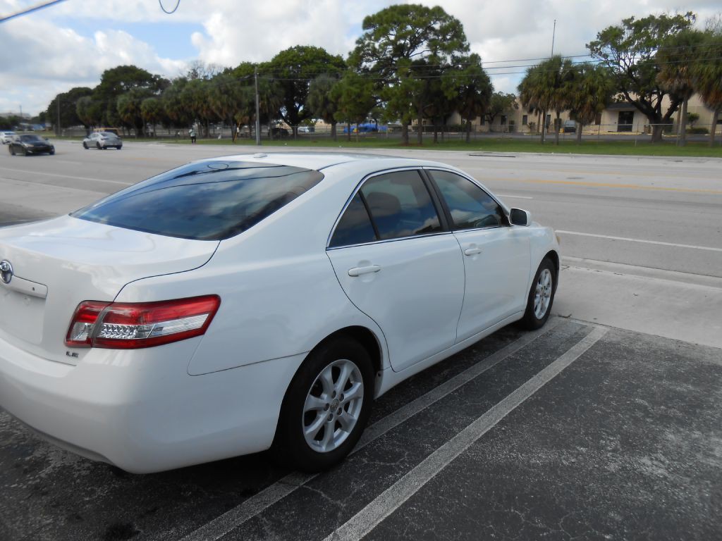 2011 Toyota Camry Image 5