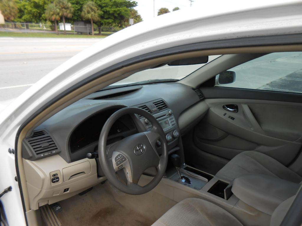 2011 Toyota Camry Image 9