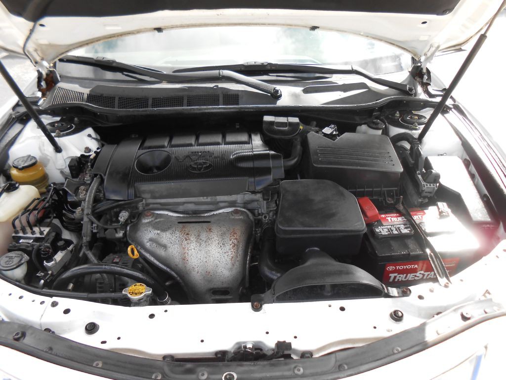 2011 Toyota Camry Image 14