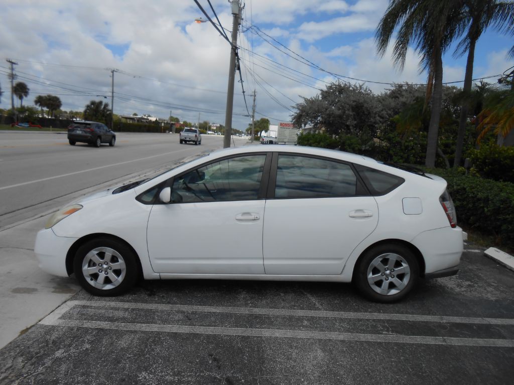 2005 Toyota Prius Image 2