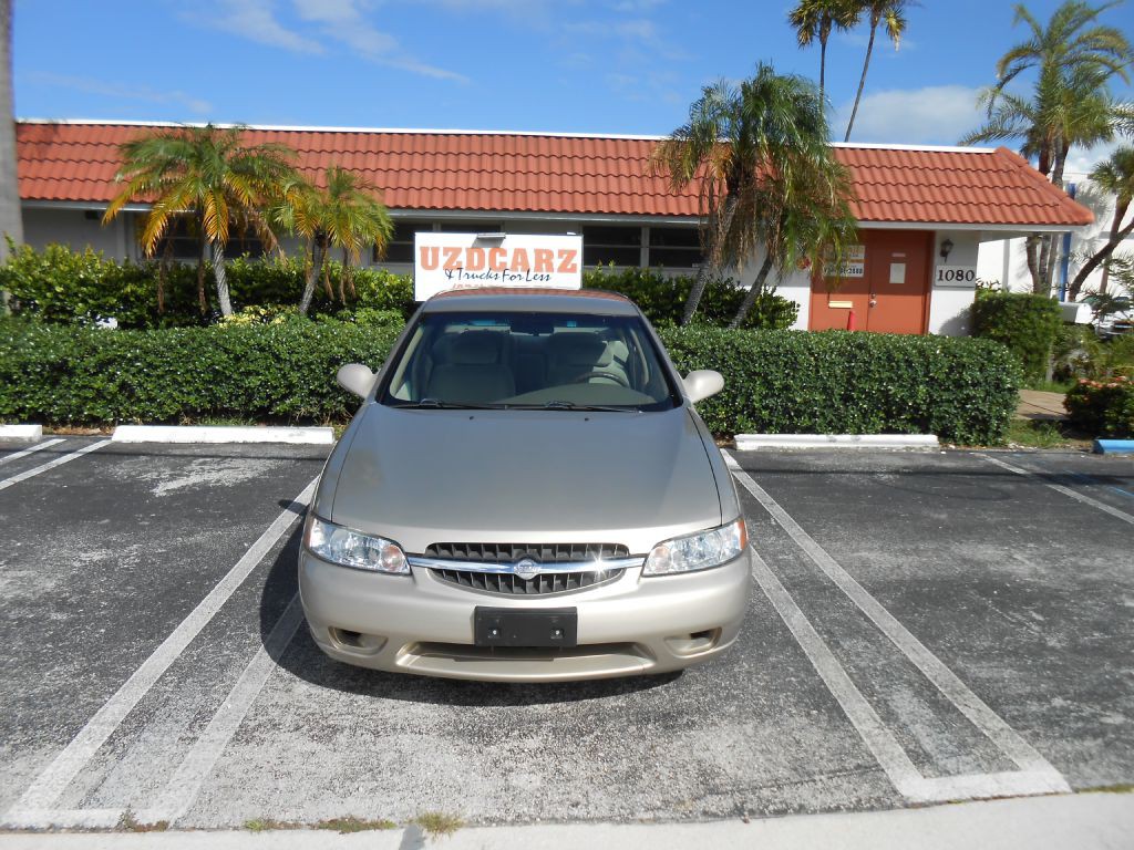 2001 Nissan Altima Image 8