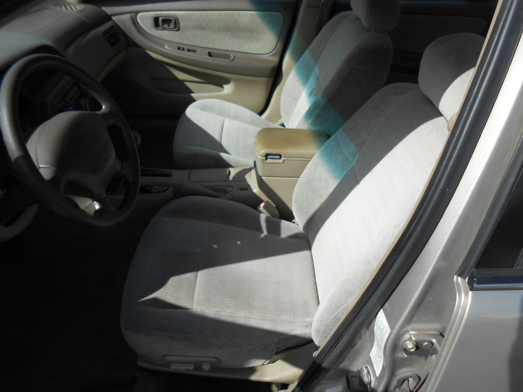 2001 Nissan Altima Image 9