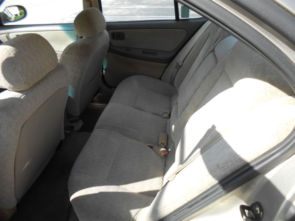 2001 Nissan Altima Image 14