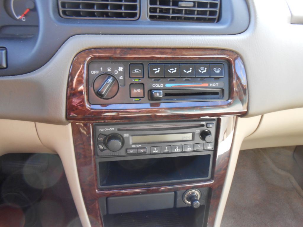 2001 Nissan Altima Image 16
